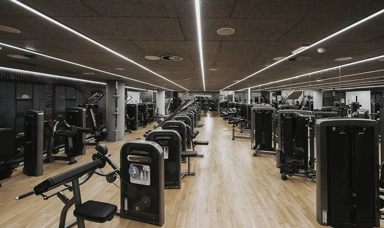 COSMOPOLITAN FITNESS & WELLNESS CLUB 033